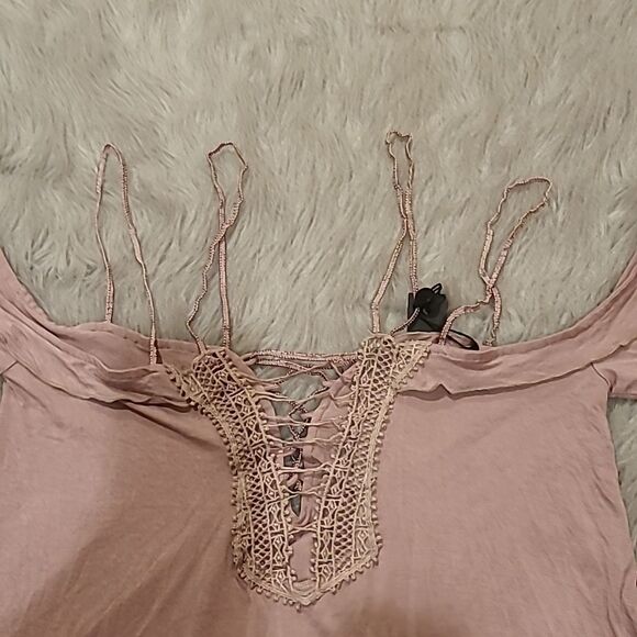 NWT Bke boutique womens dusty pink off the shoulder flowy shirt‎ - Picture 3 of 8